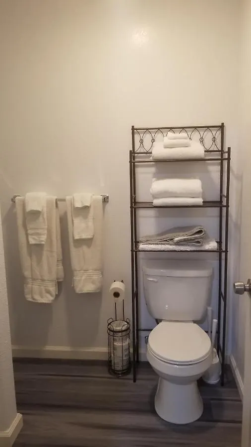 Apartment #1 New! Couples Getaway Self Checkin Studio Apt Keaau United States