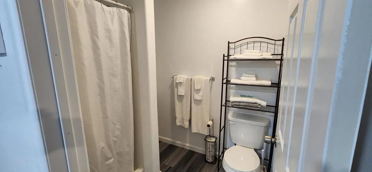 #1 New! Couples Getaway Self Checkin Studio Apt Keaau 0*,